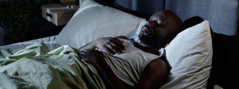 Schlafen nach Haartransplantation: Unsere Tipps